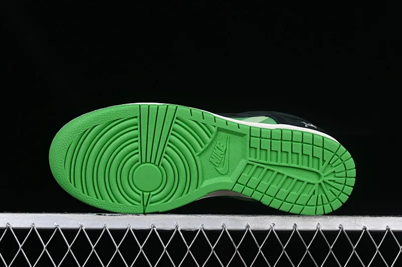 All Categories Nk SB Dunk Series Nk SB Dunk Low Low-top sneakers The Powerpuff Girls x Nk Dunk SB Low Powerpuff Girls joint black and green SB low-top casual sneakers GP5532-062